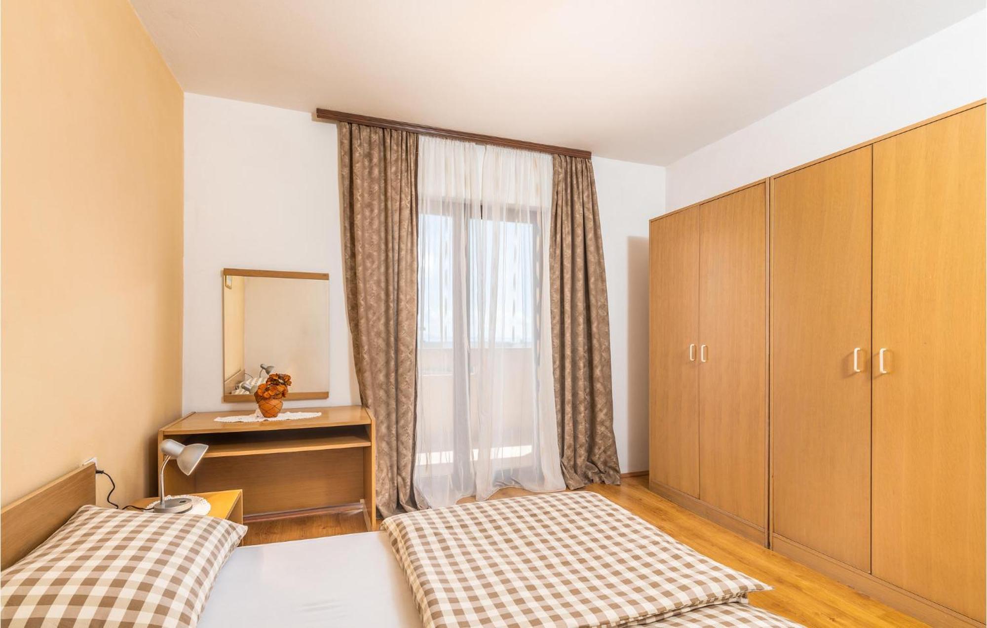 Gorgeous Apartment In Krk With Wifi Veglia Exterior foto